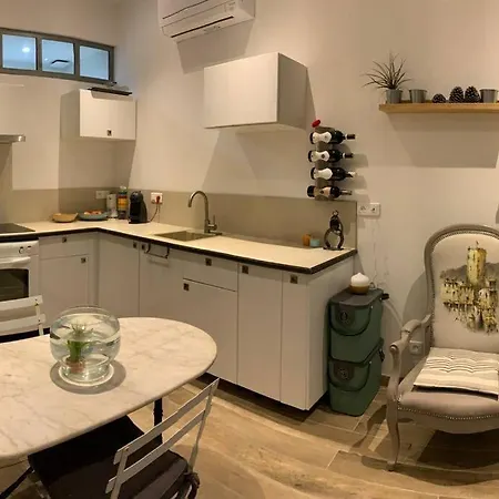 Jolie Appartement En Plein Centre Du Village Les Arcs-sur-Argens Buitenkant foto