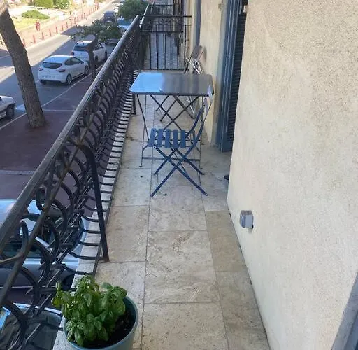 Jolie Appartement En Plein Centre Du Village